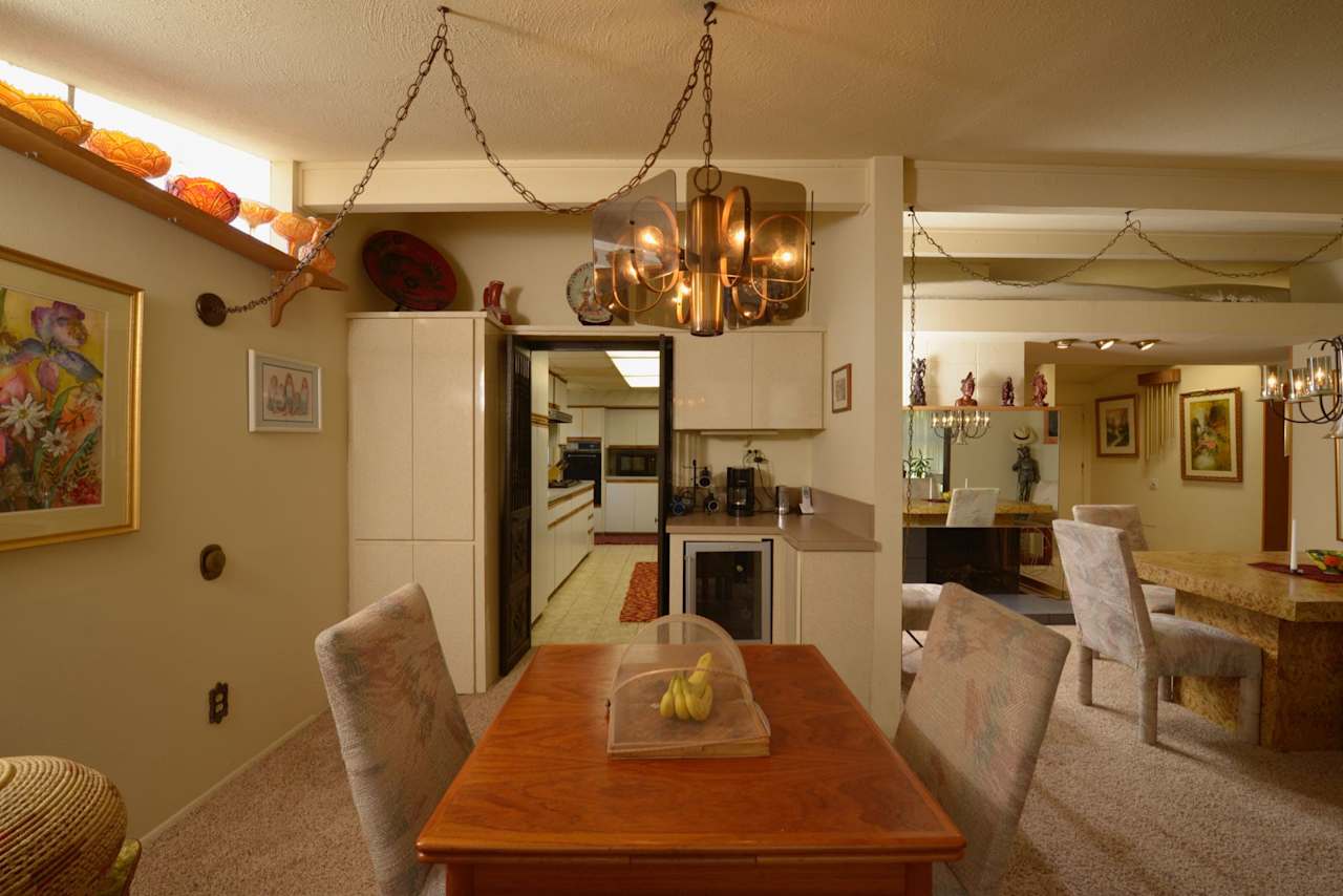 8768 QUAKERTOWN Avenue