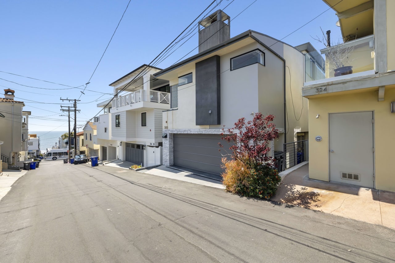 Manhattan Beach Contemporary