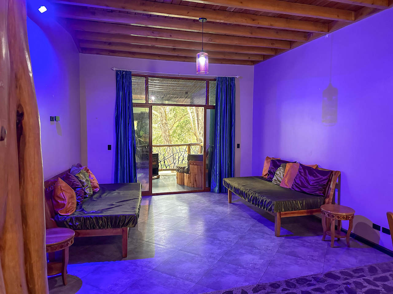 El Castillo B&B | This current investment is operating a profitable business model!