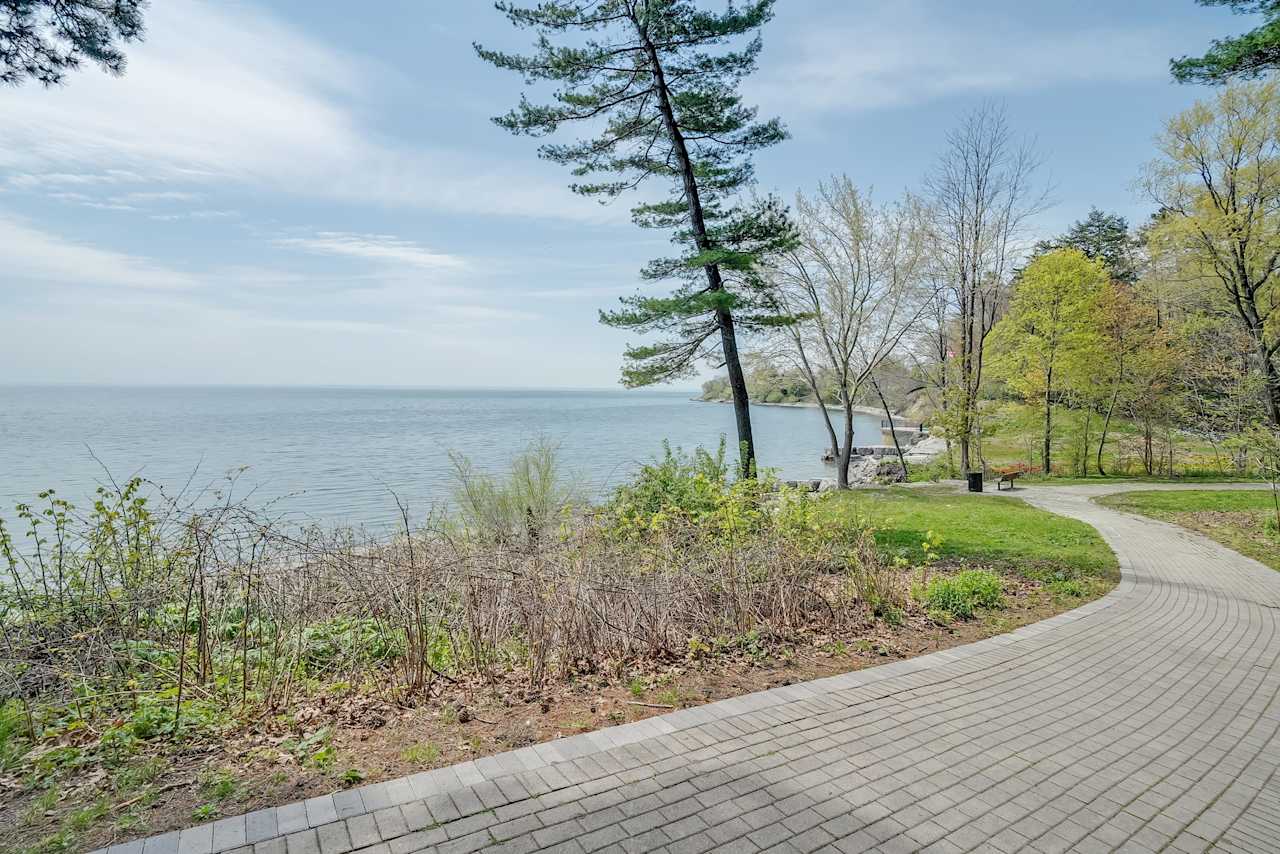 38 Holyrood Avenue Oakville, ON L6K 2V3 Goodale Miller Team