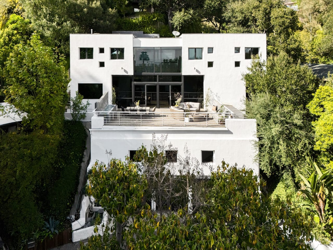 Architectural Stunner. Upper Beachwood Canyon