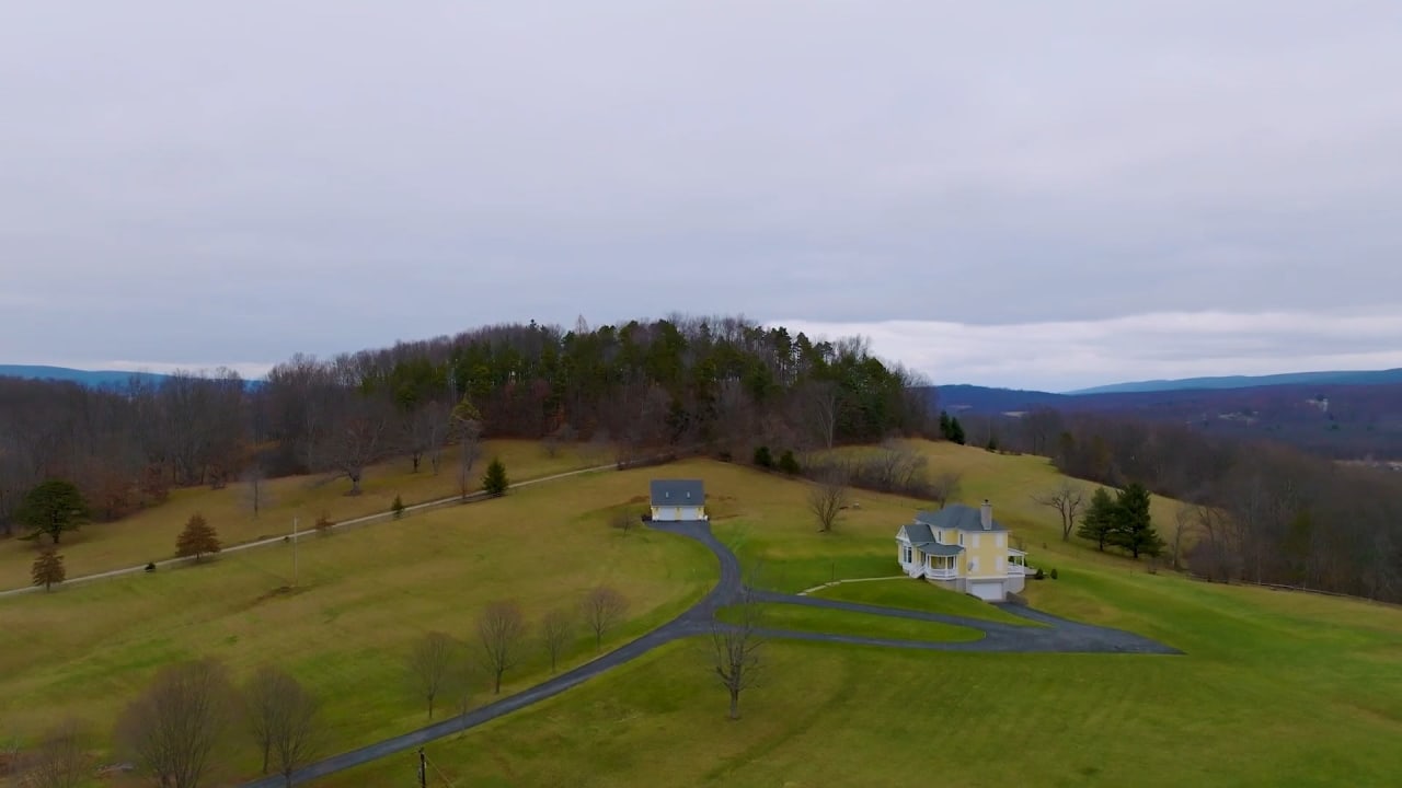 1118 Griffith Road in Ligonier