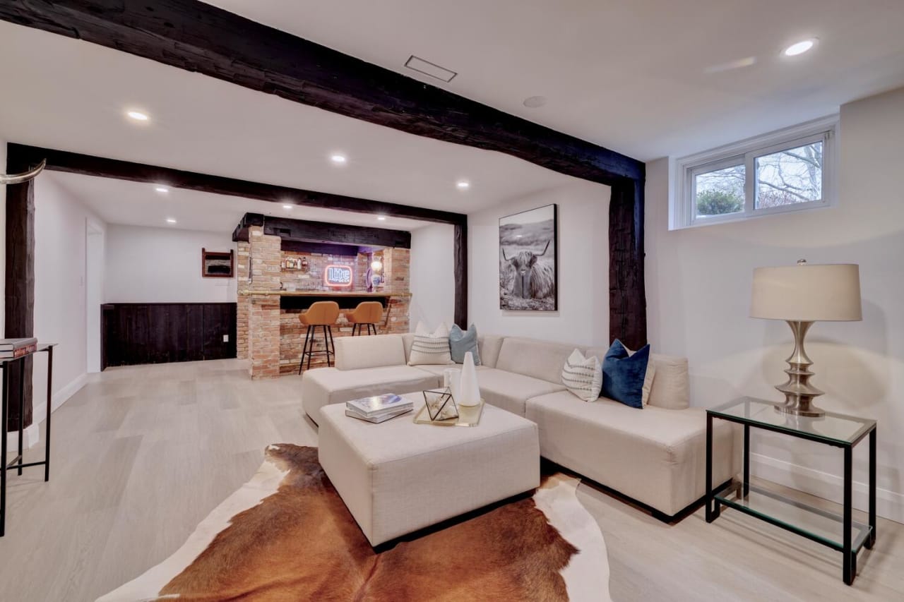 Mineola Home For Sale