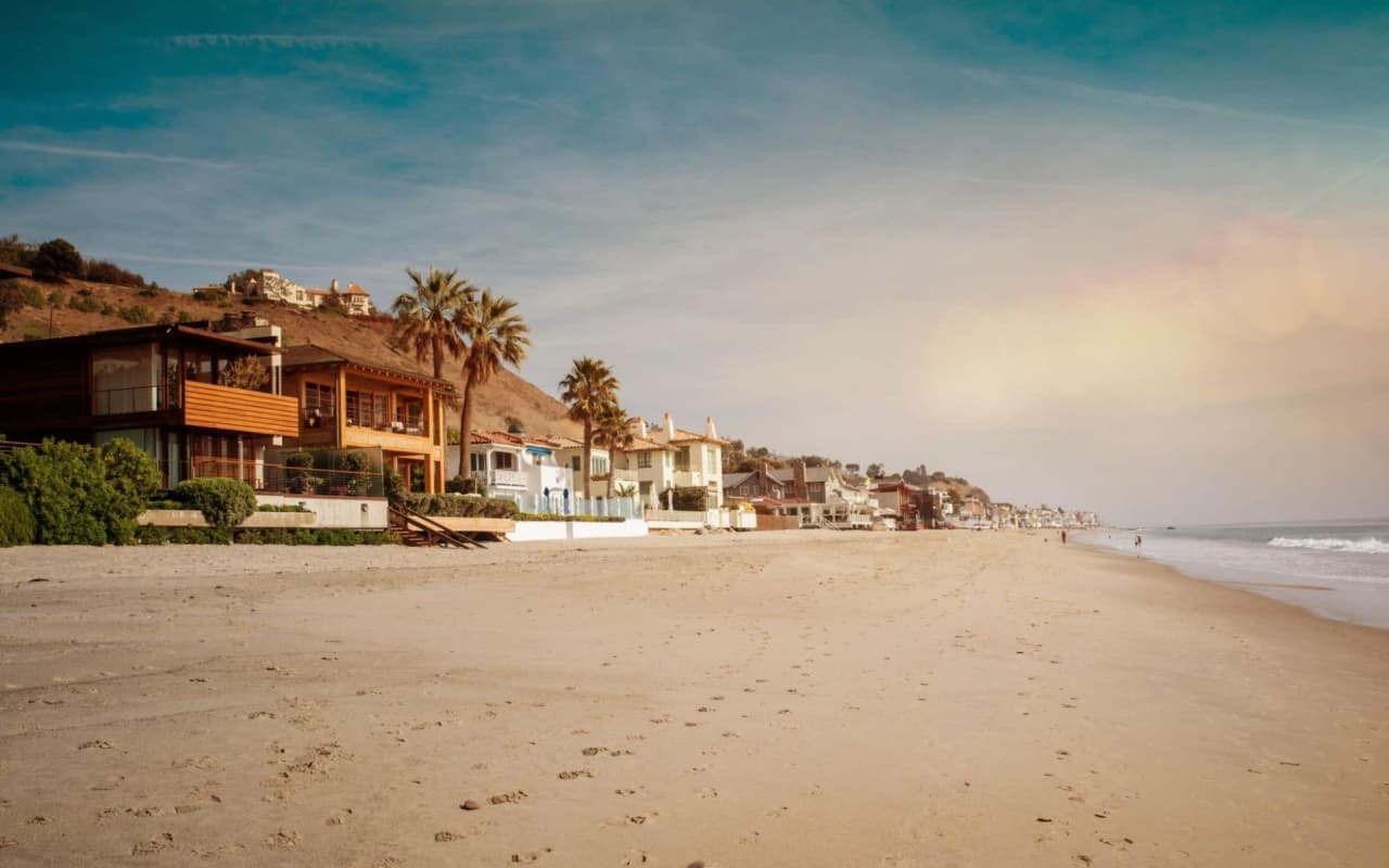 The beautiful Zuma Beach in Malibu, CA [OC] [5312x2988] • /r