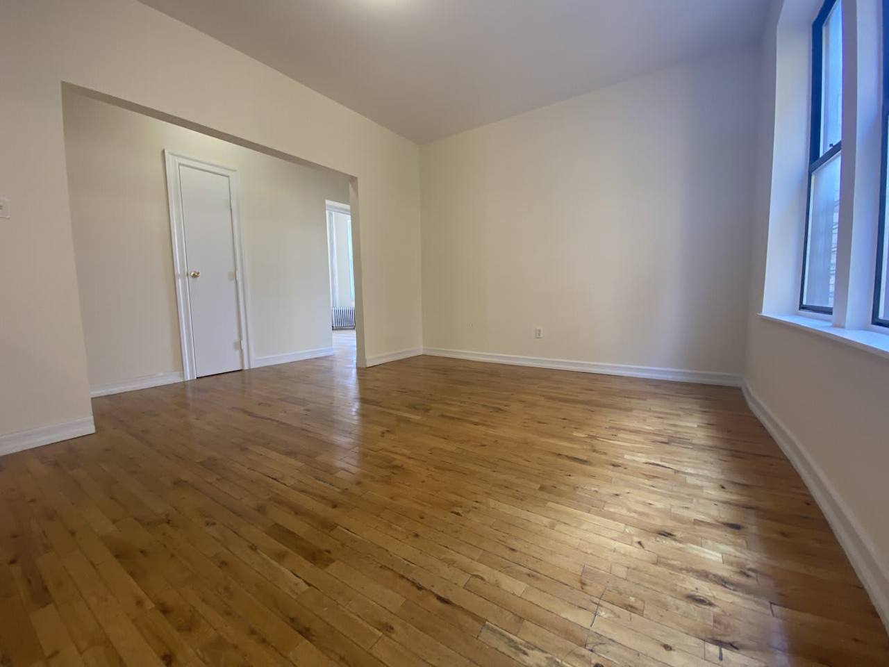 STREET Nicholas AVENUE