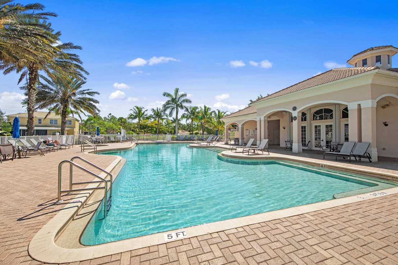 Serene Lakeview Cape Coral, FL!