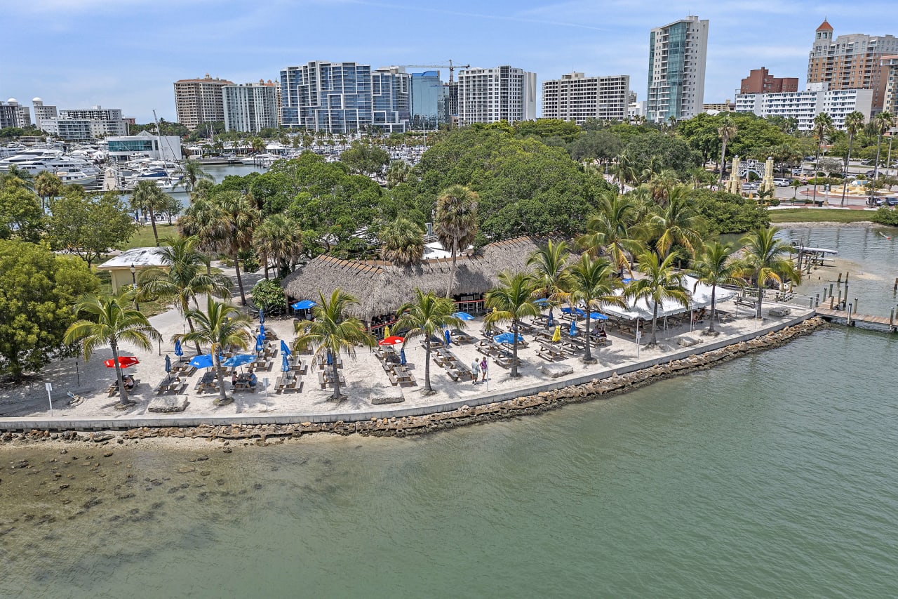 O'Leary's Tiki Bar & Grill  - Bayfront Park in Sarasota