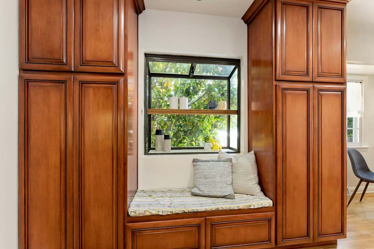 2382 Loma Vista Street