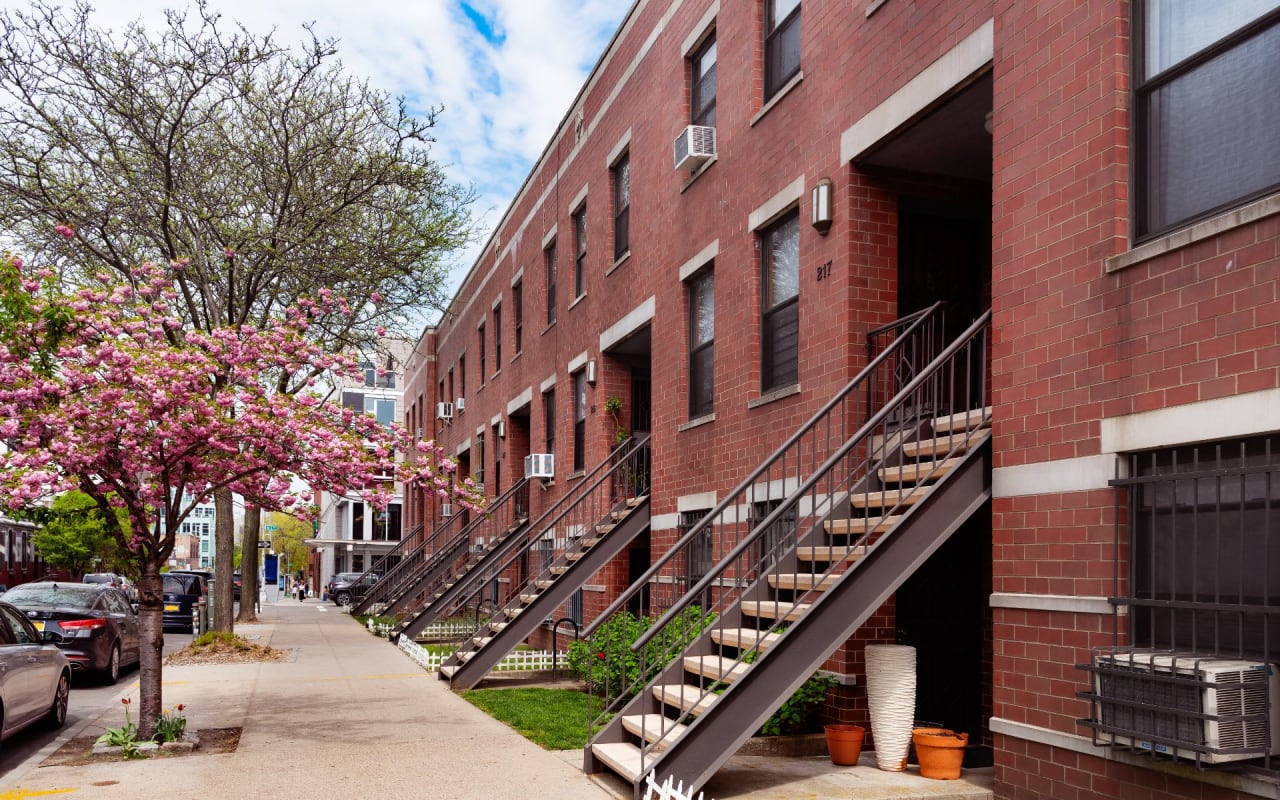 Middle Village Neighborhood Guide