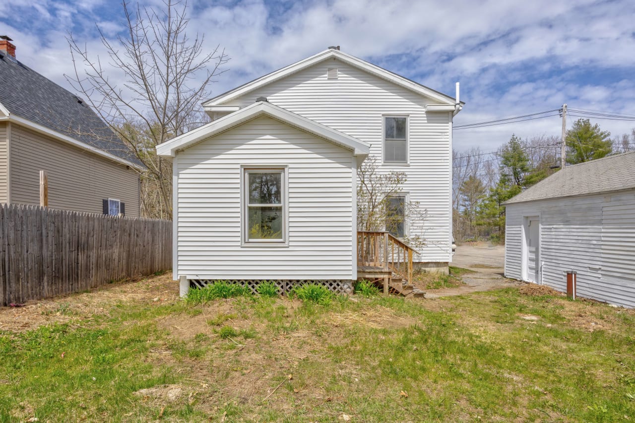 Home For Sale in Standish, Maine 57 Chadbourne Road Tomazin Goff