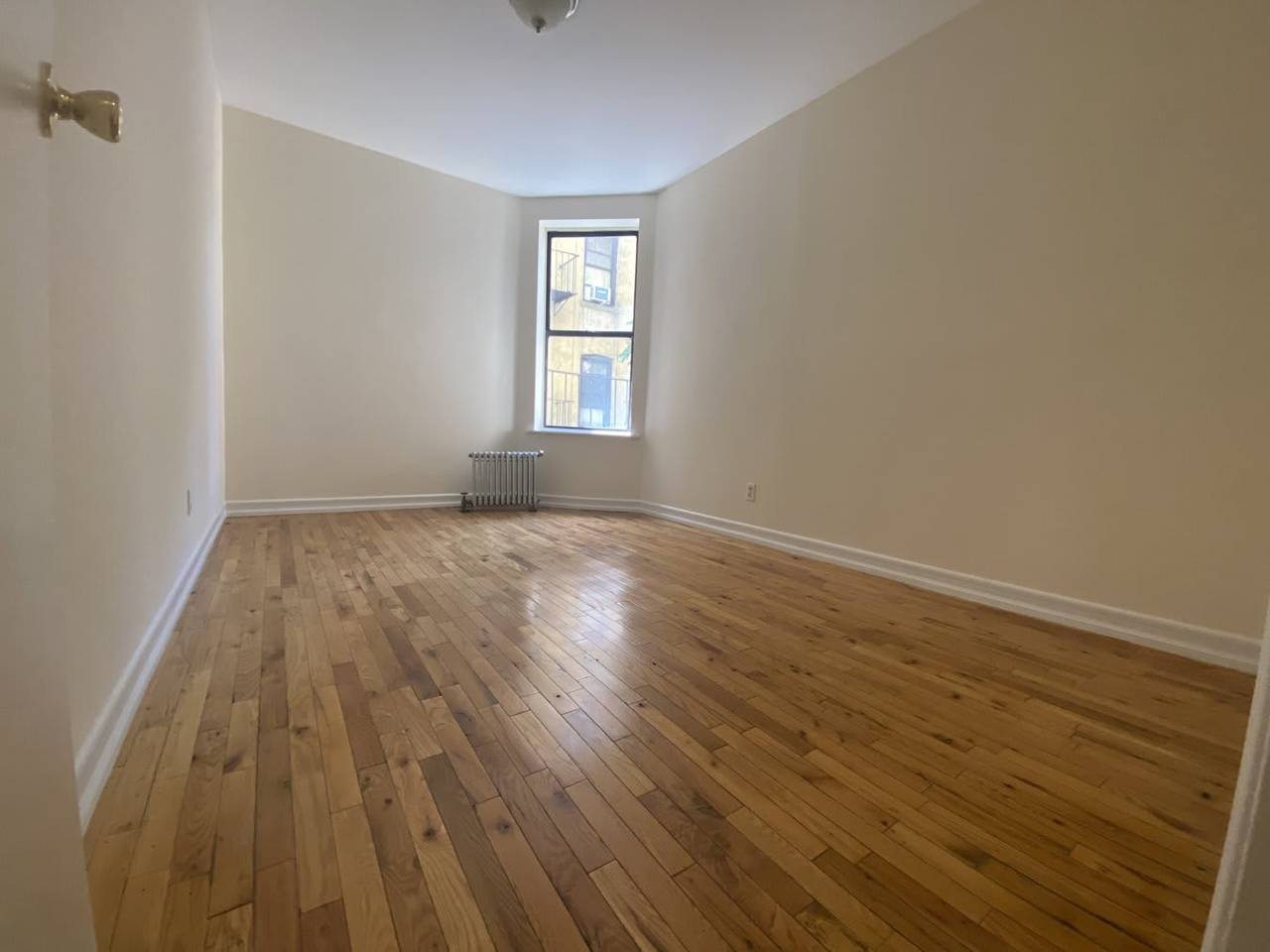 STREET Nicholas AVENUE