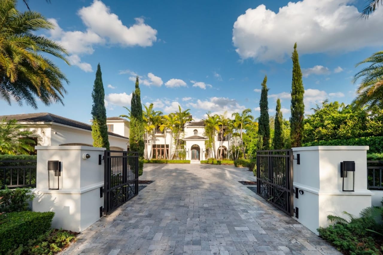 Why (And How) Buying Luxury Homes in Longboat Key Can Be a Wise Investment