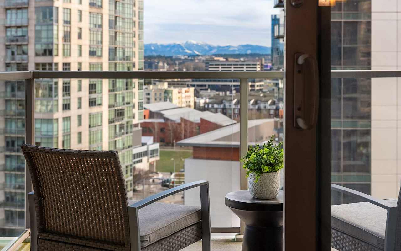 Inviting Washington Square Condo Team Foster