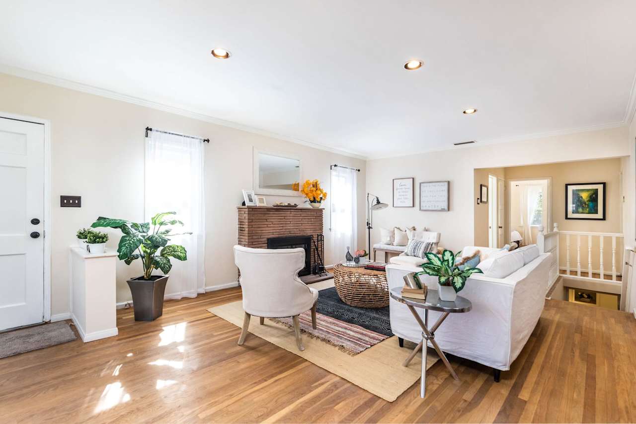 3430 MONTROSE Avenue