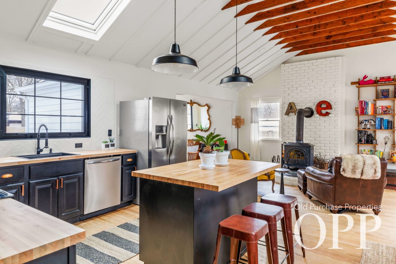 BELLPORT VILLAGE SUMMER RENTAL