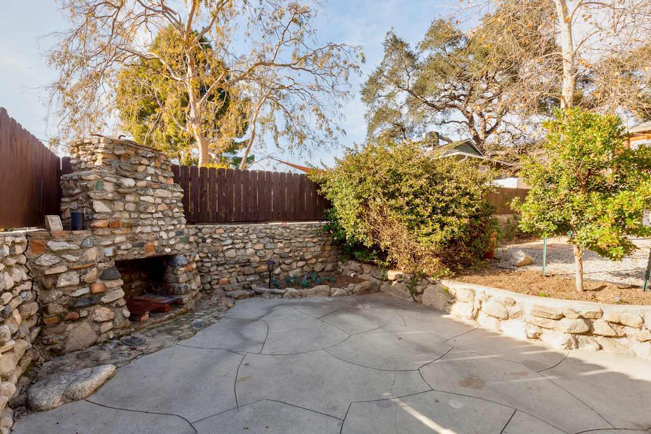 3430 MONTROSE Avenue