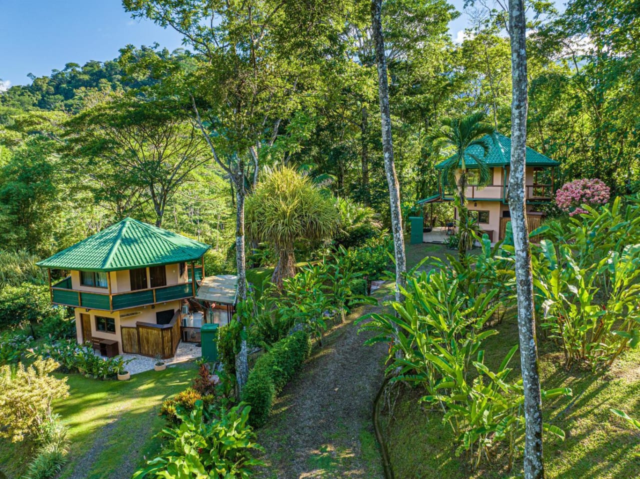 Uvita, Jungle Retreat Center on the Uvita River. Private and 17 Acres