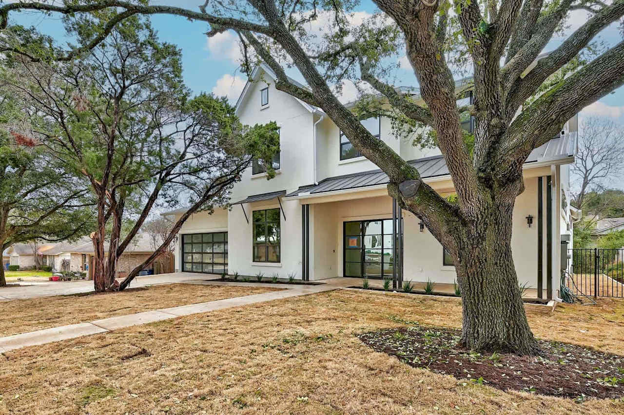 3509 Peregrine Falcon Dr