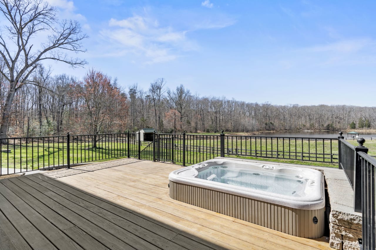 4111 Old River Trail