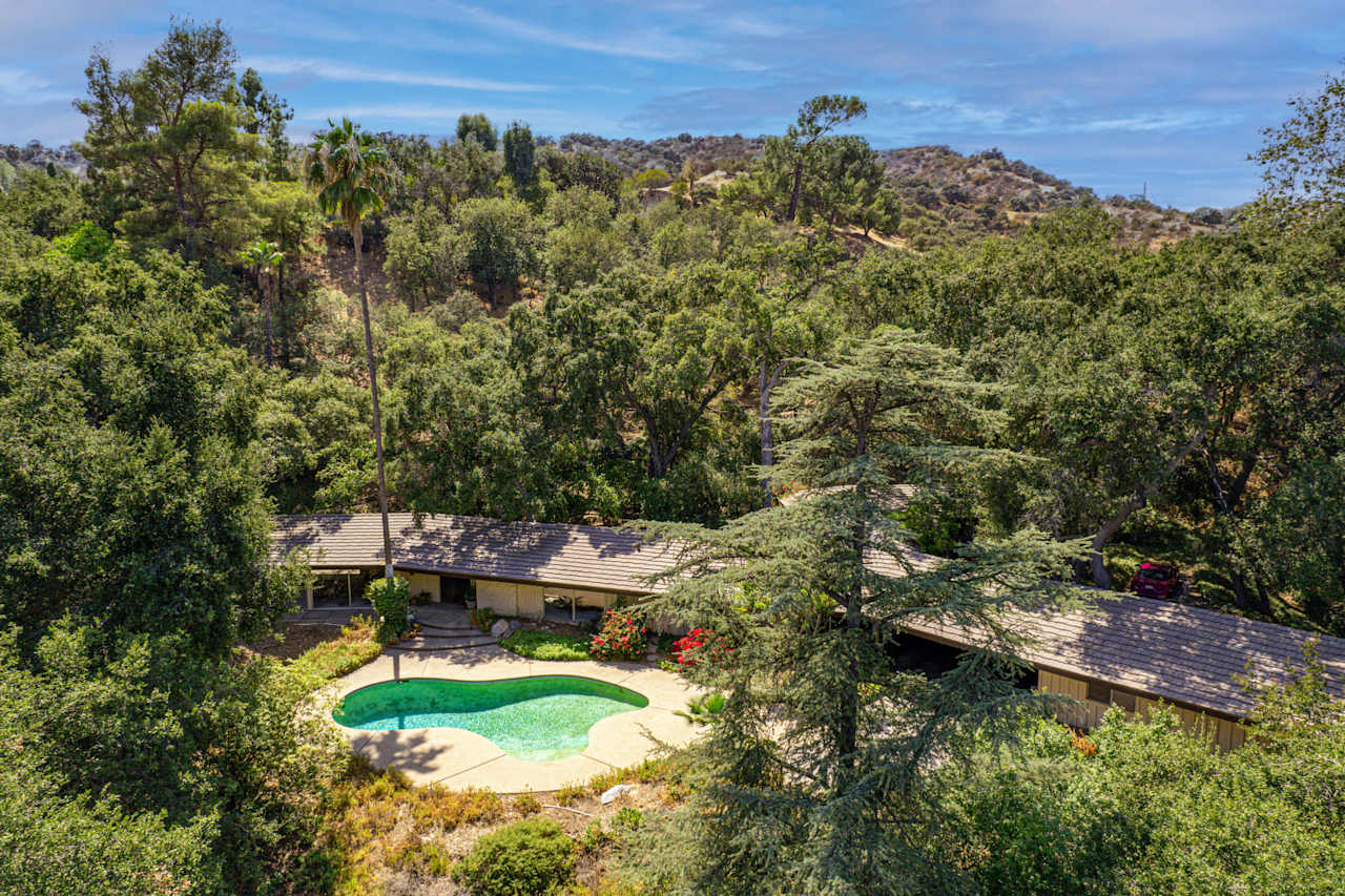 4169 Hampstead Rd, La Cañada Flintridge