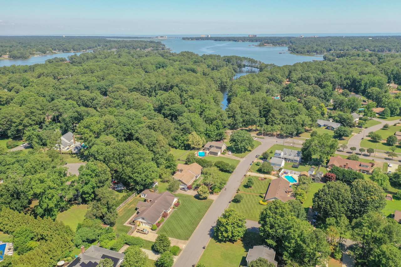 Great Neck Community Guide Michael Rowland, Realtor®