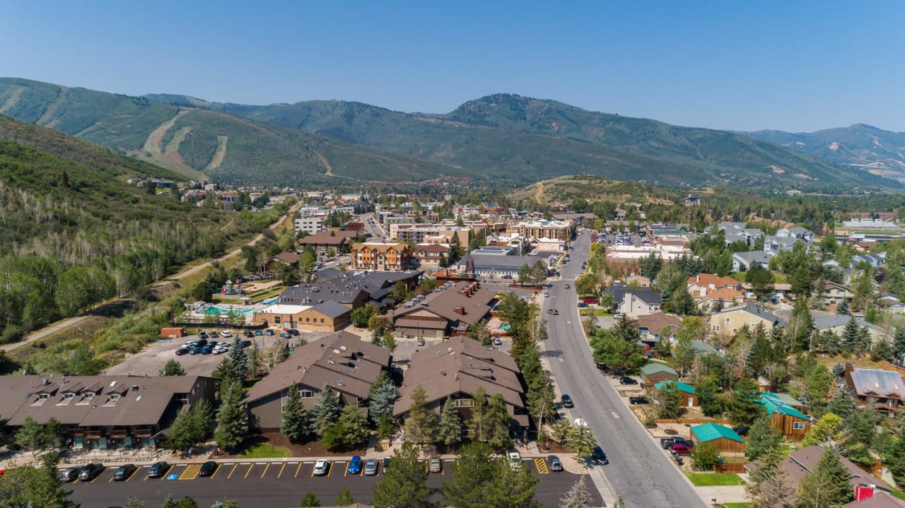 Stone Edge Real Estate in Park City, UT Lisa Ninow UT Realtor