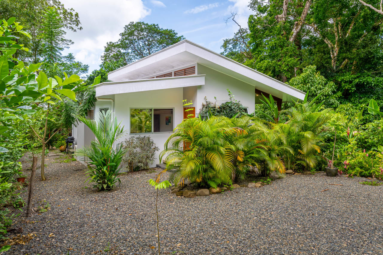 Modern 2 BR Home with Beautiful WATERFALL and River