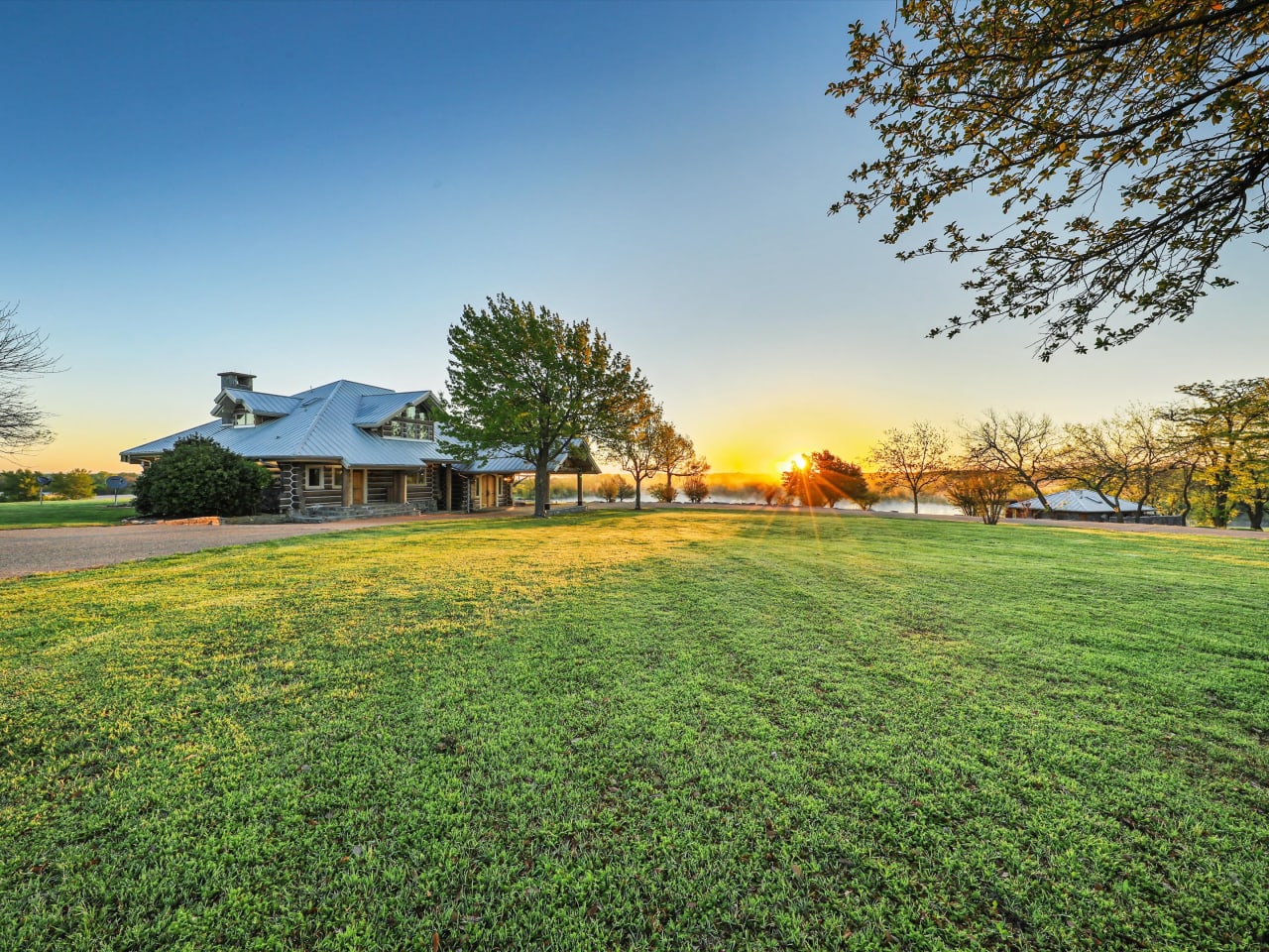 16489 County Road 665, Farmersville