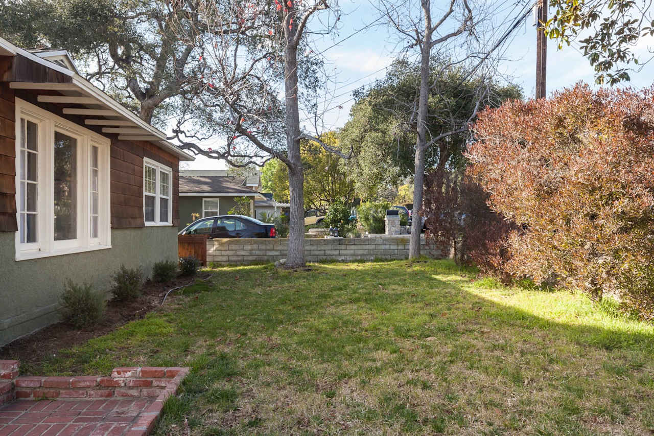 3430 MONTROSE Avenue