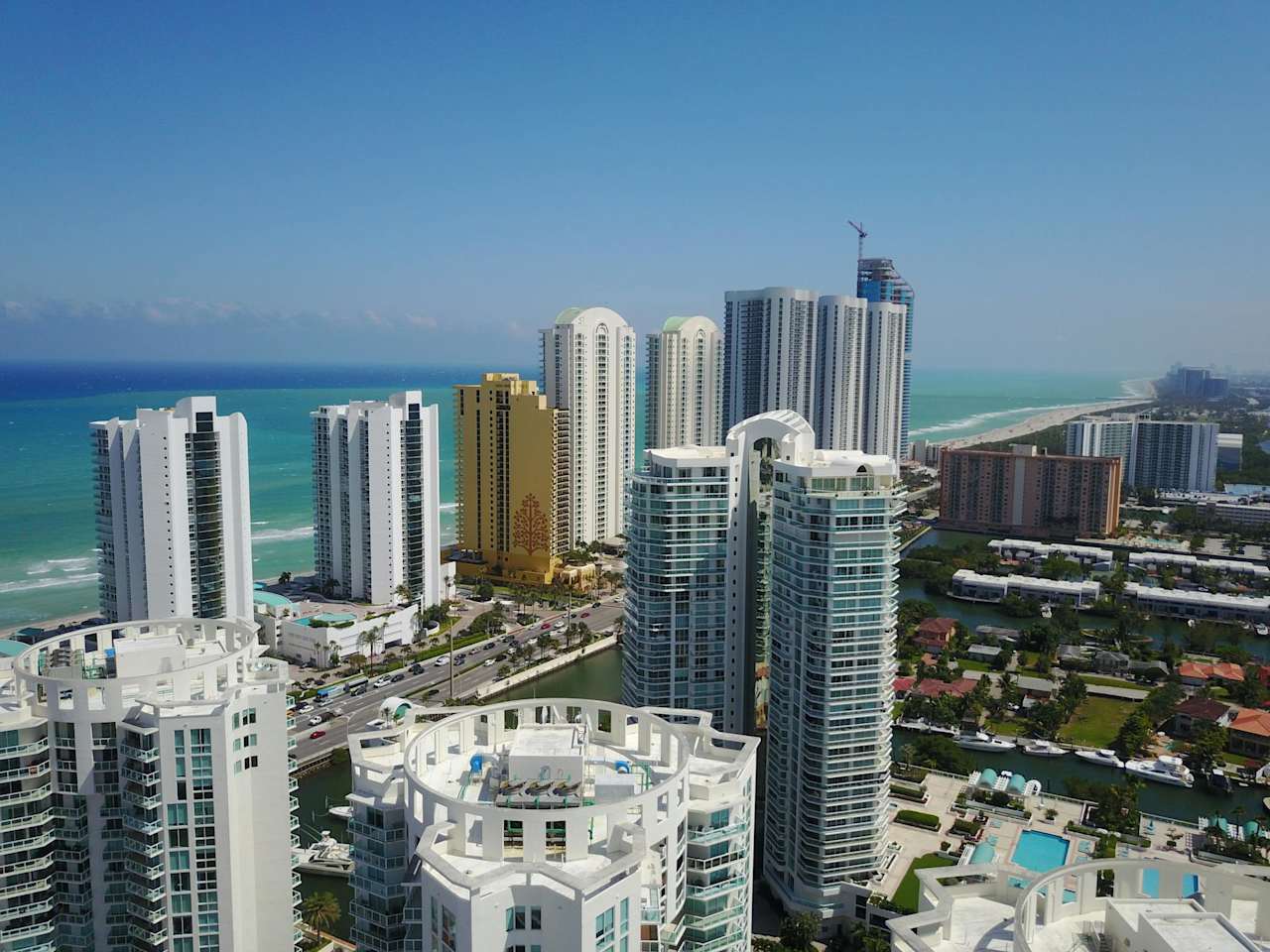 Acqualina Mansions