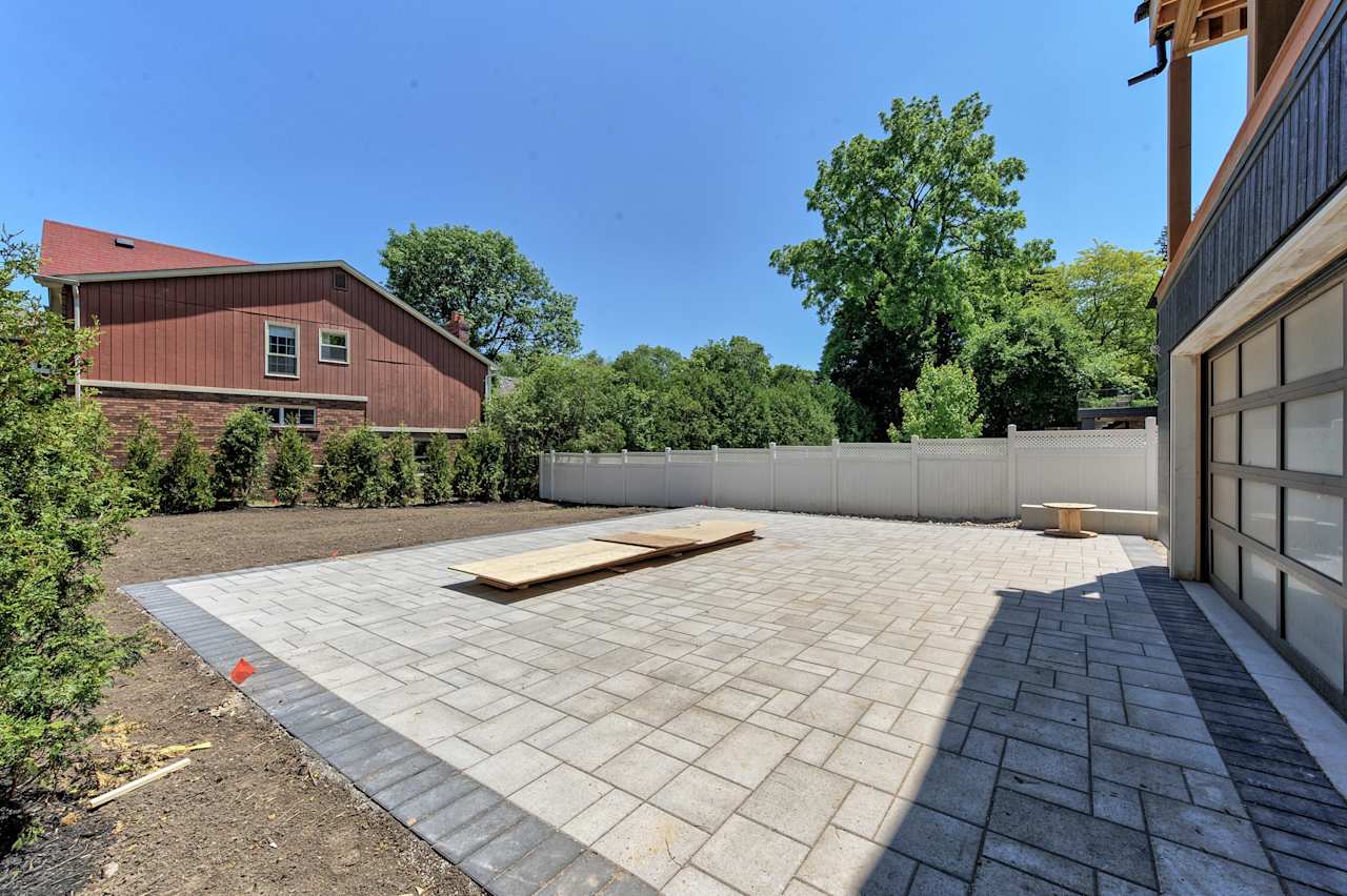 135 Douglas Avenue Oakville, ON L6J 3R6 Goodale Miller Team