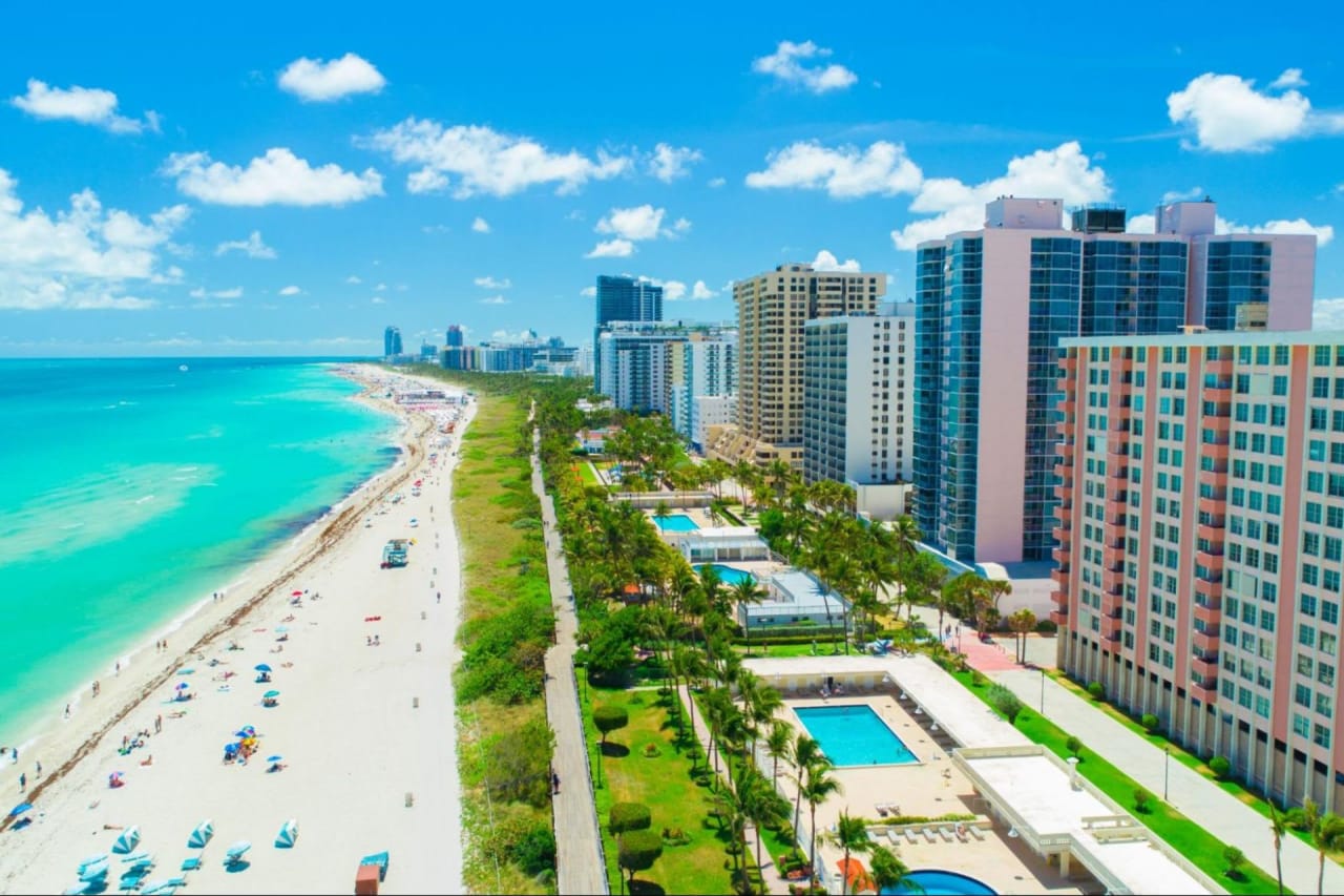 What Families Need to Look for When Choosing a Miami Neighborhood