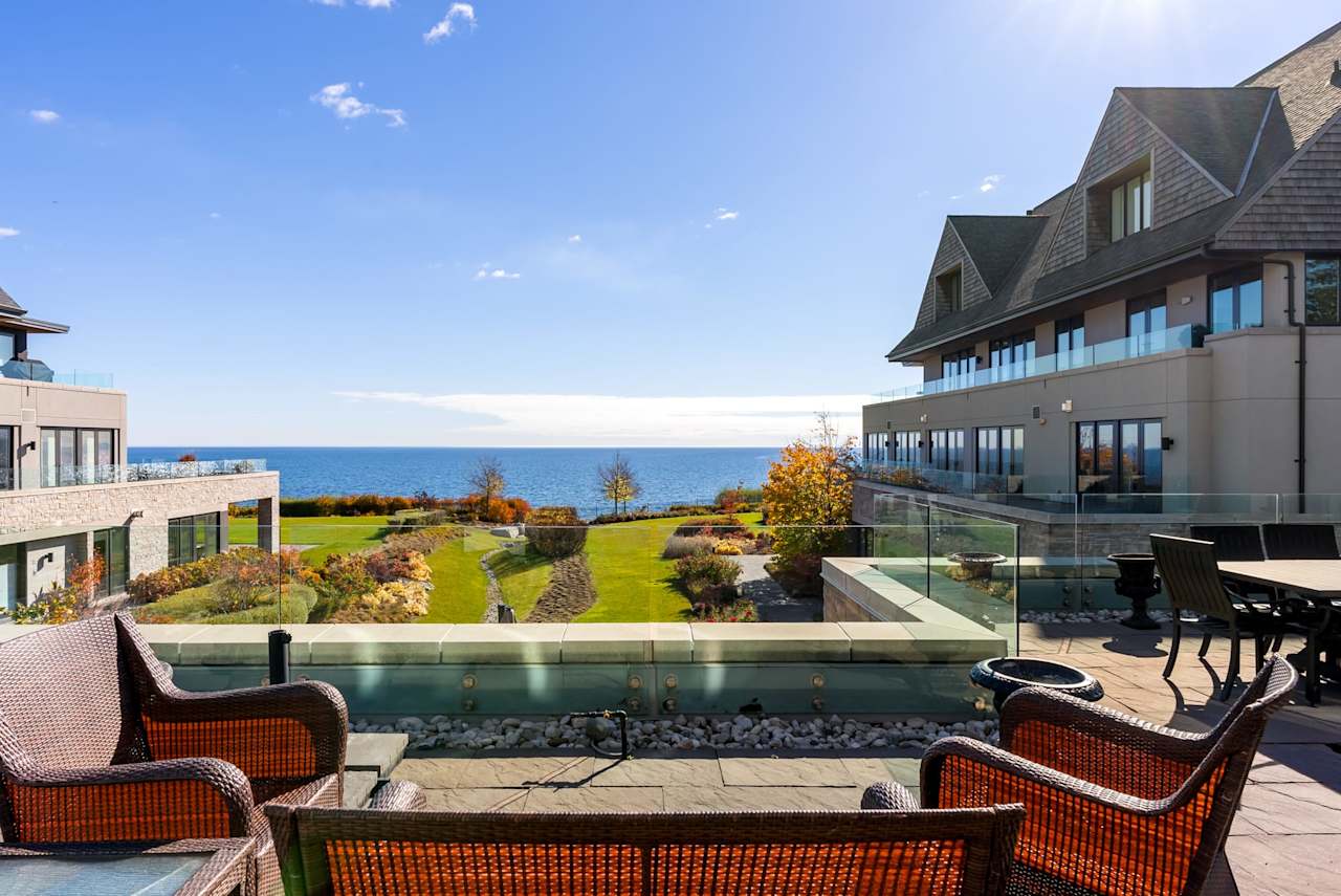 Luxury Lakefront Condominium 10 Maple Grove Unit 26