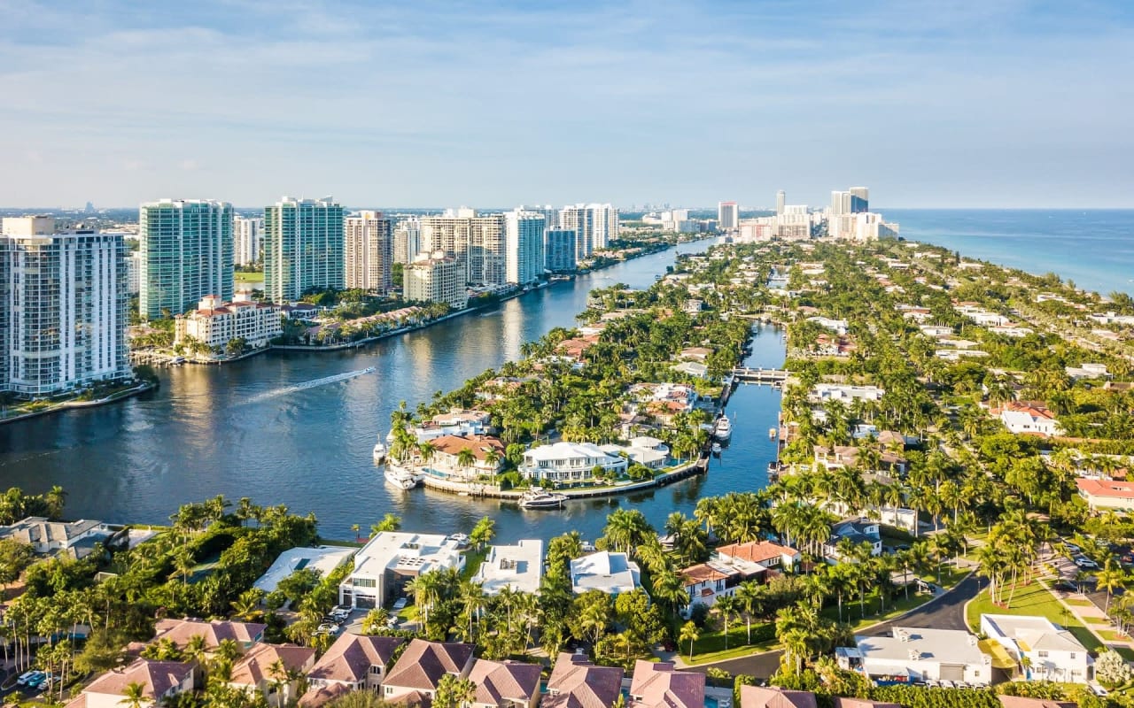 BEAT THE HEAT: DESIGNING ENERGY-EFFICIENT HOMES IN MIAMI