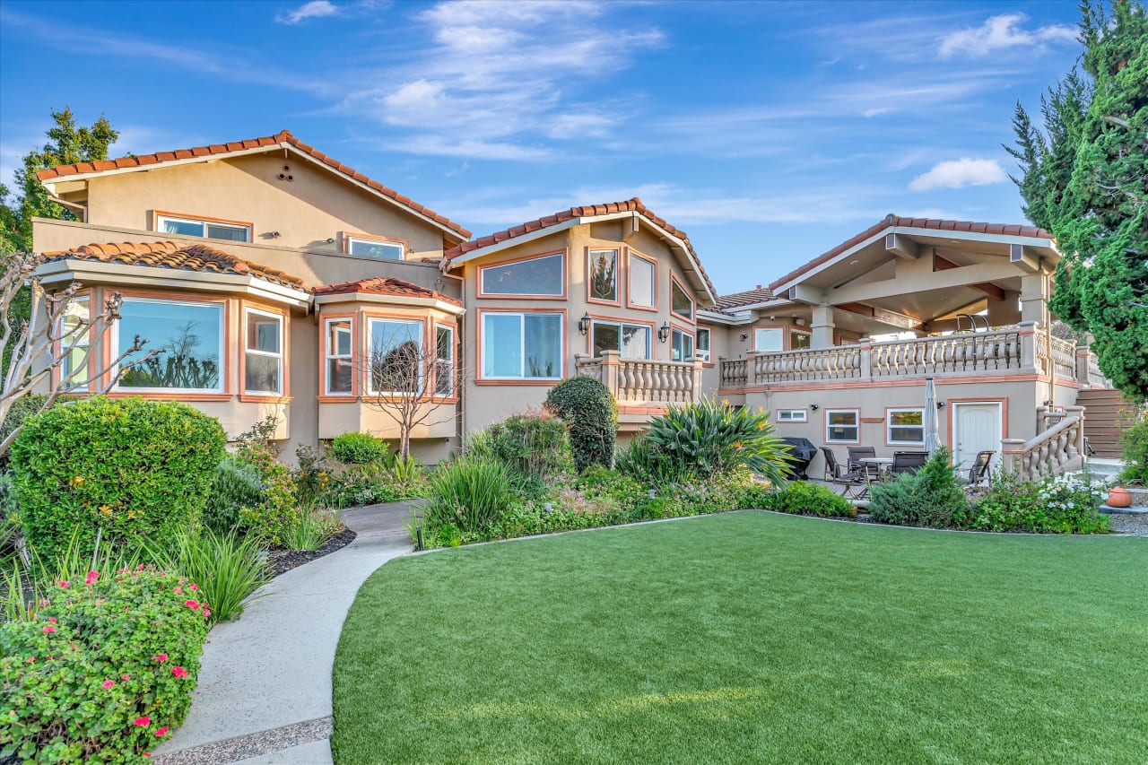 Spectacular Weibel  Residence in Fremont