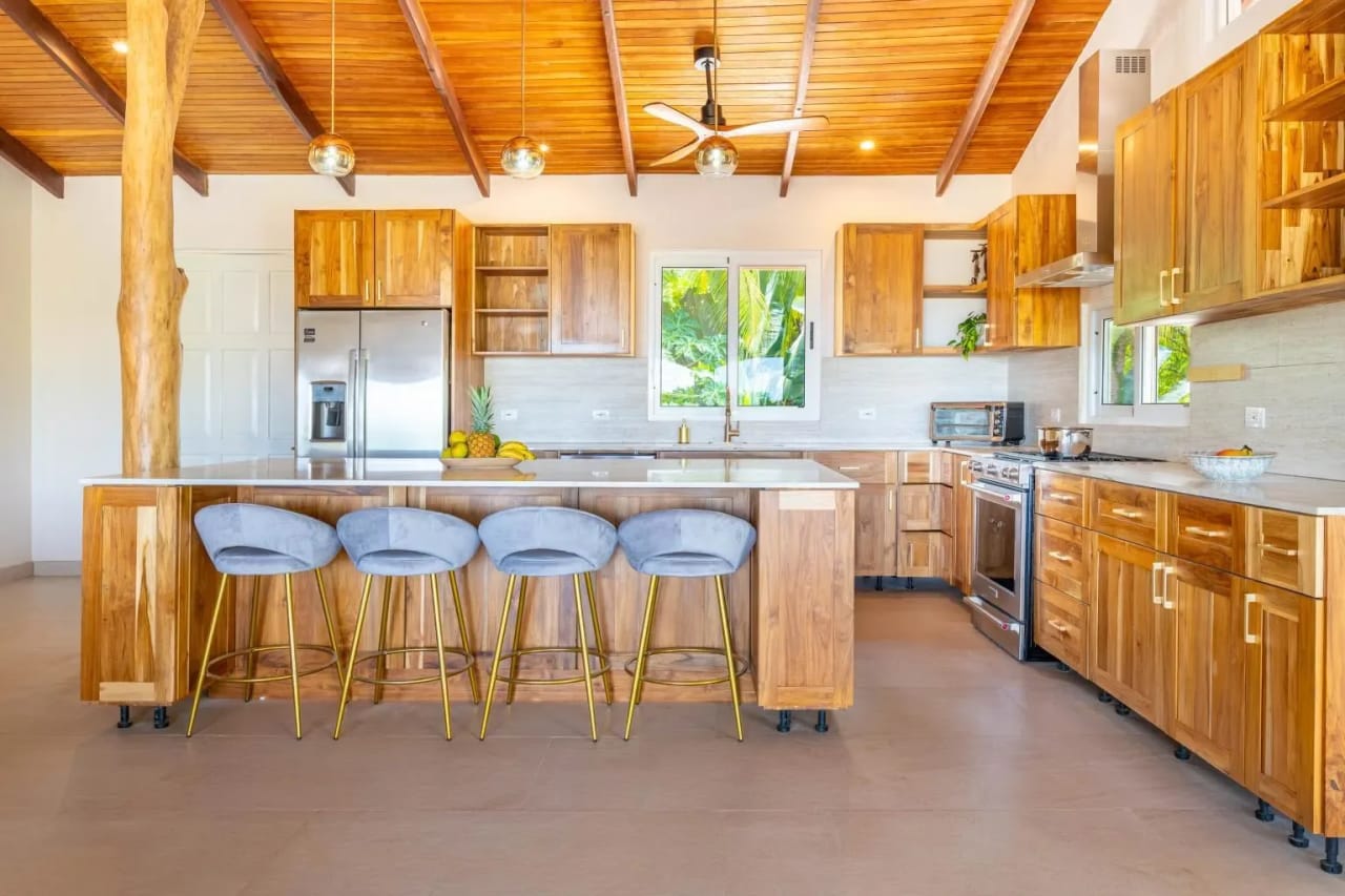 Casa Blanca: Luxury Oceanview 4 Bedroom Uvita Home