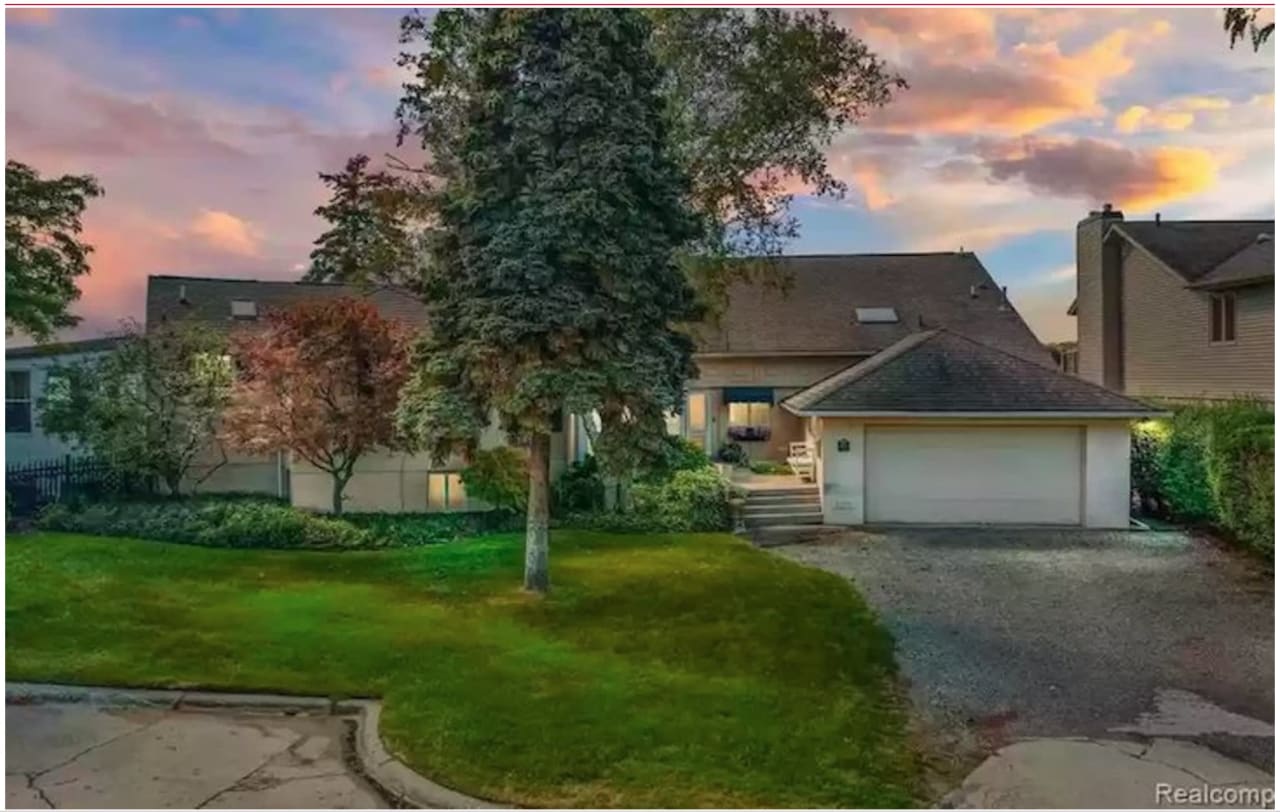 This $979K metro Detroit home has a literal throne for a toilet