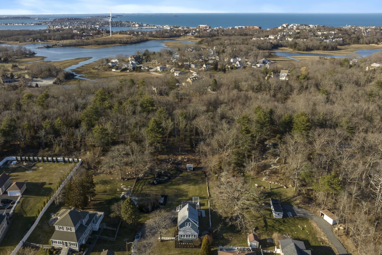 Quintessential Hingham Residence 