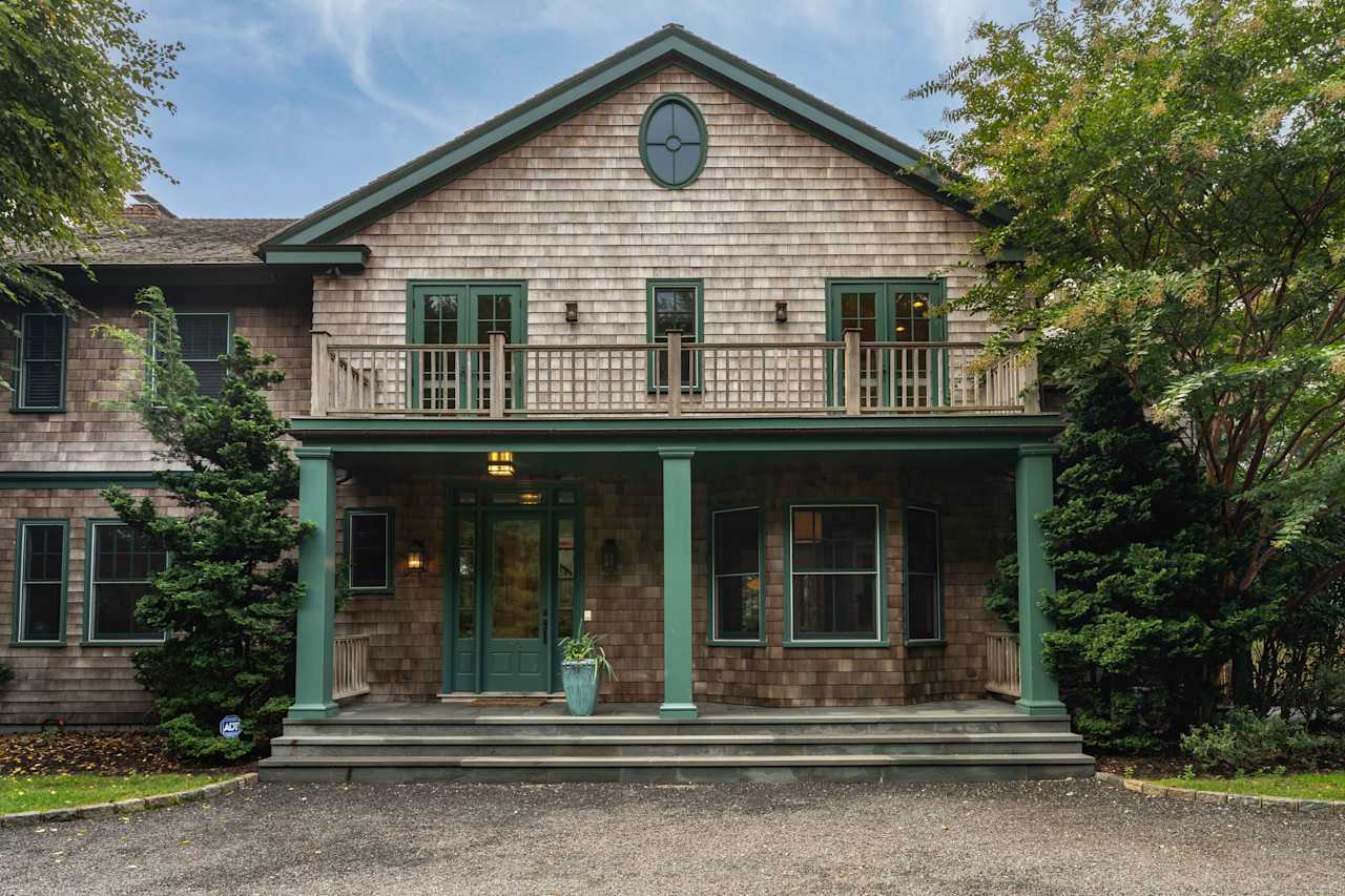 A Sublime Traditional in the Historic Village of Quogue CeeJackTeam