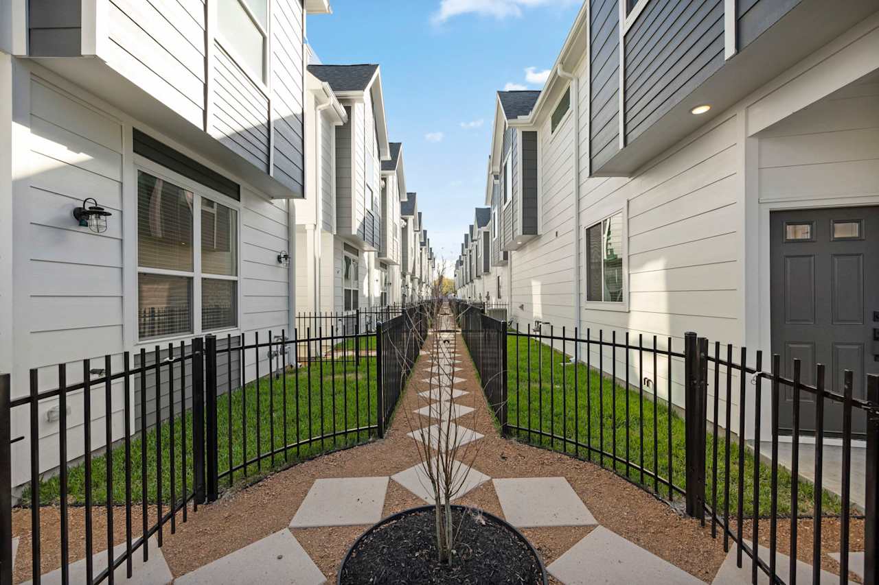 Commons at West Tidwell North Houston Townhomes Oracle City Homes