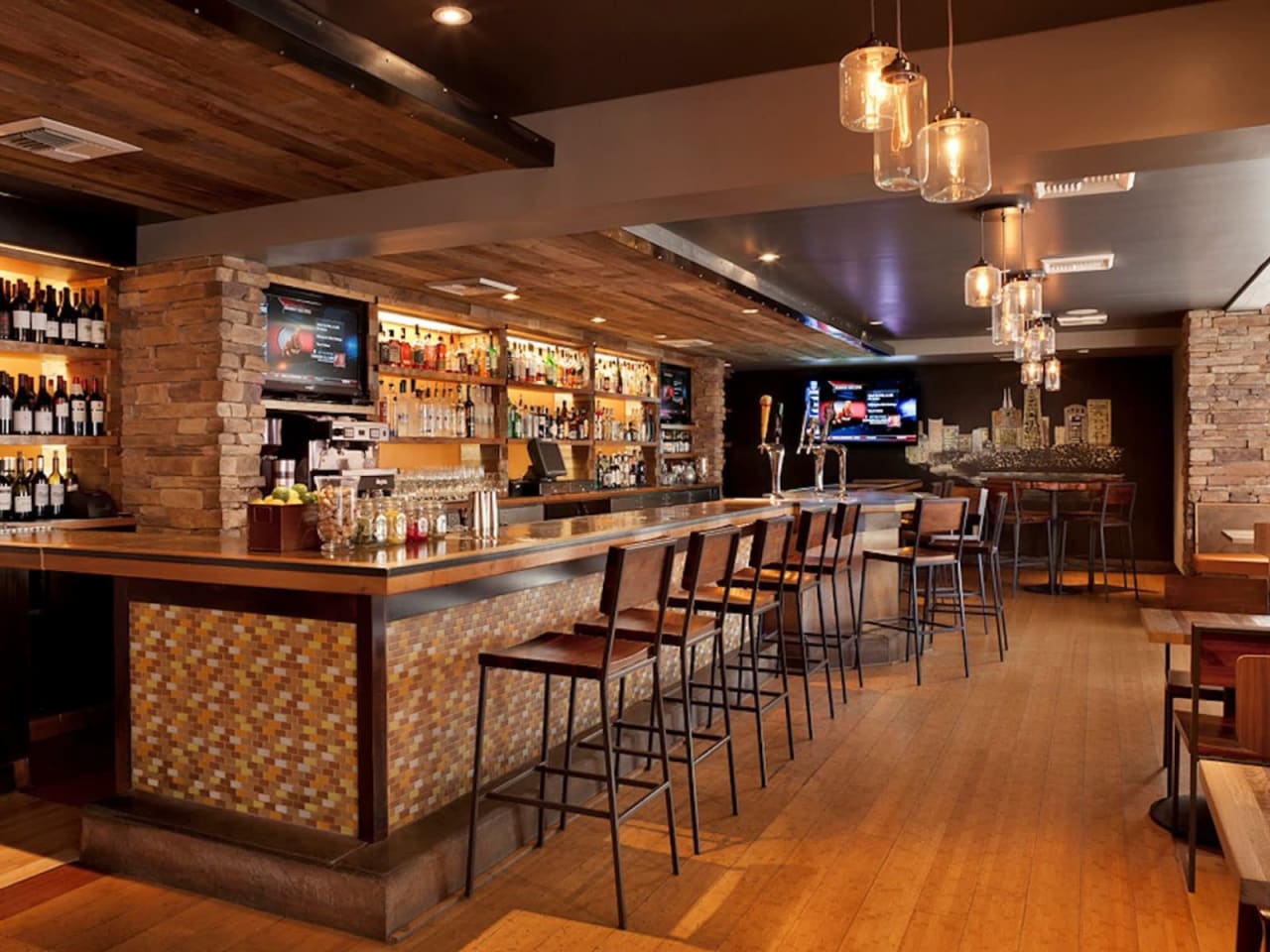Tiburon Tavern