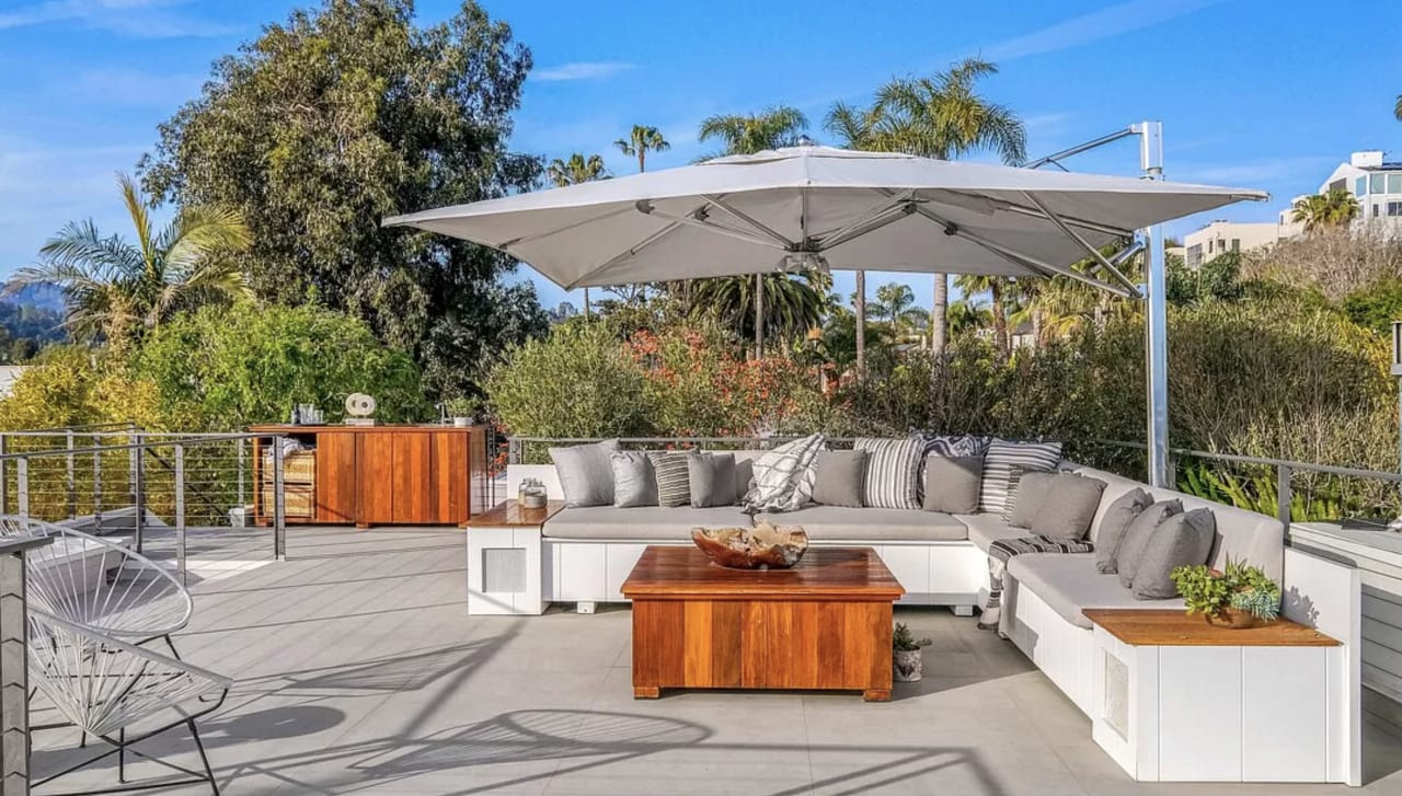 Custom home perched on the cliffs of Santa Monica Canyon 49 Mabery Rd