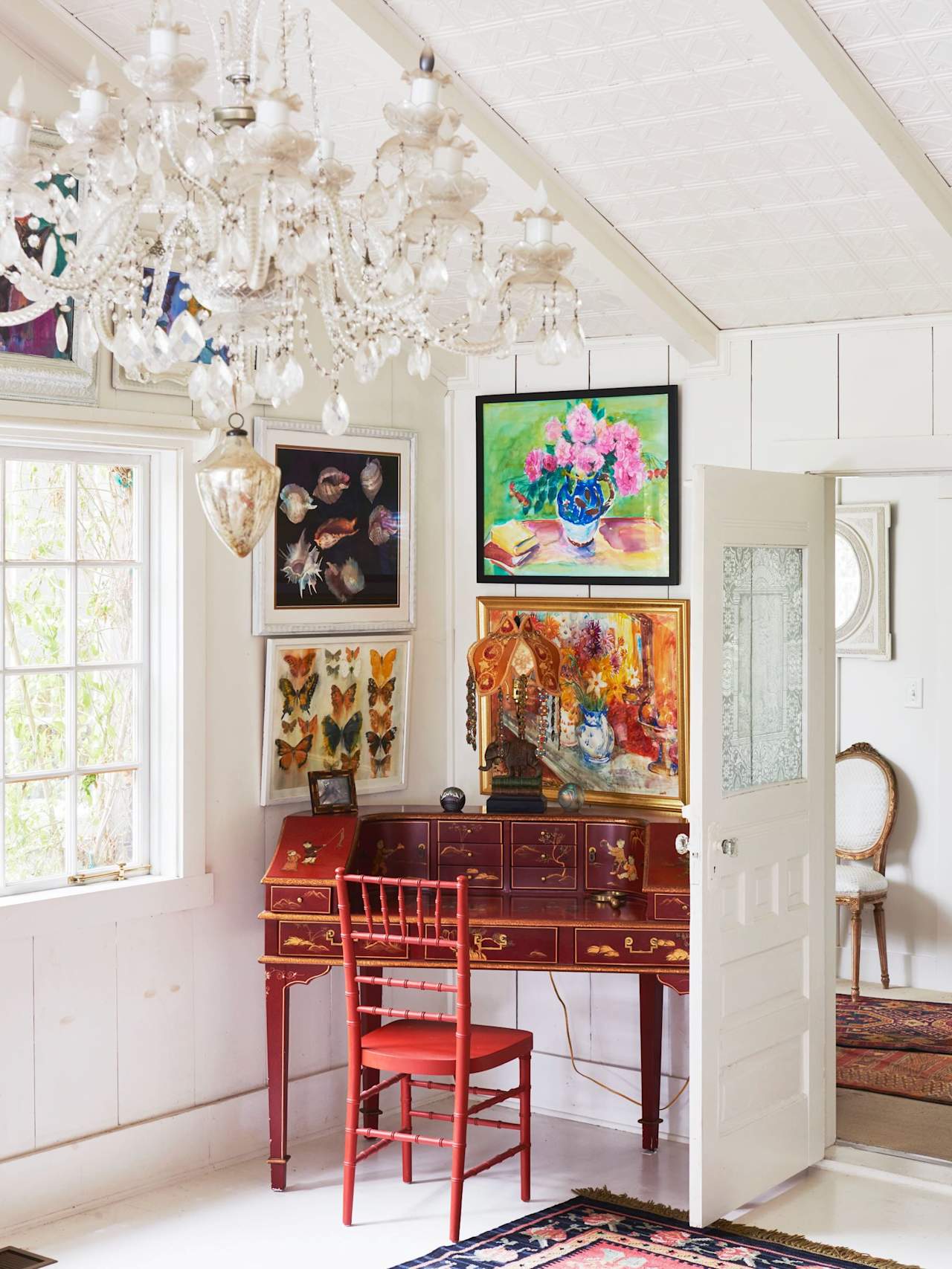 8805 LOOKOUT MOUNTAIN Avenue