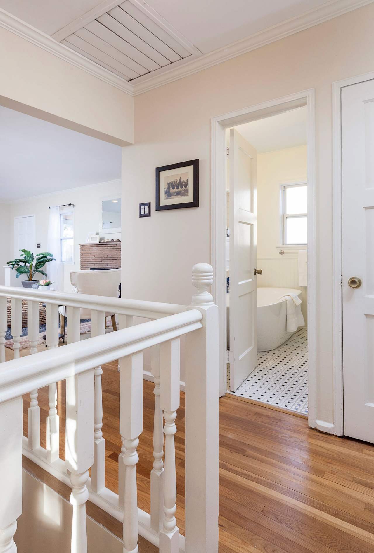 3430 MONTROSE Avenue