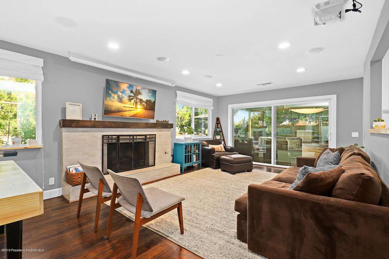 2412 San Fernando Ct