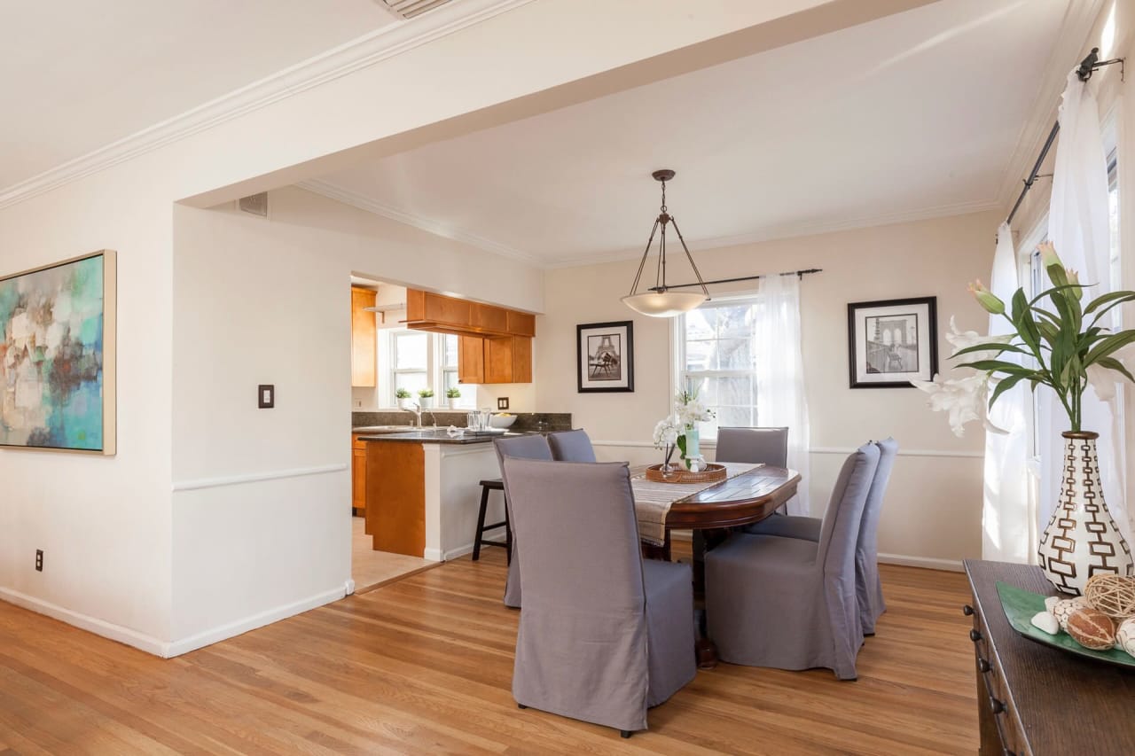 3430 MONTROSE Avenue