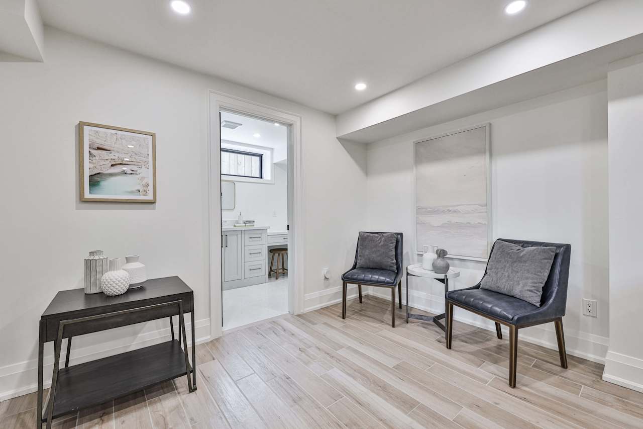 279 Snowden Road, Oakville