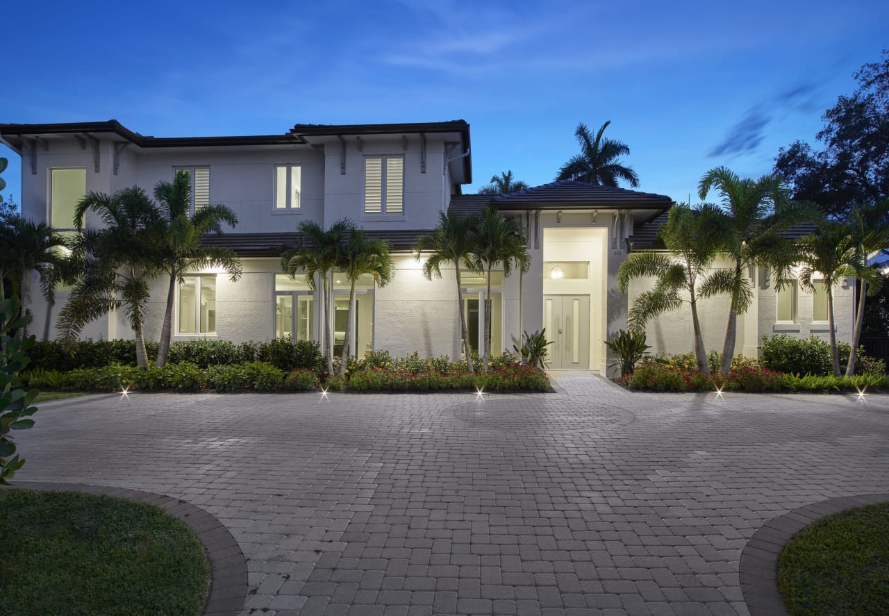 662 Banyan Blvd Naples, FL 34102 5 Beds, 5 Baths Michael G