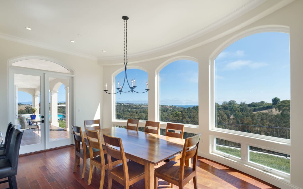 5795 CALPINE DR Real Estate Listing Bill & Daniel Moss