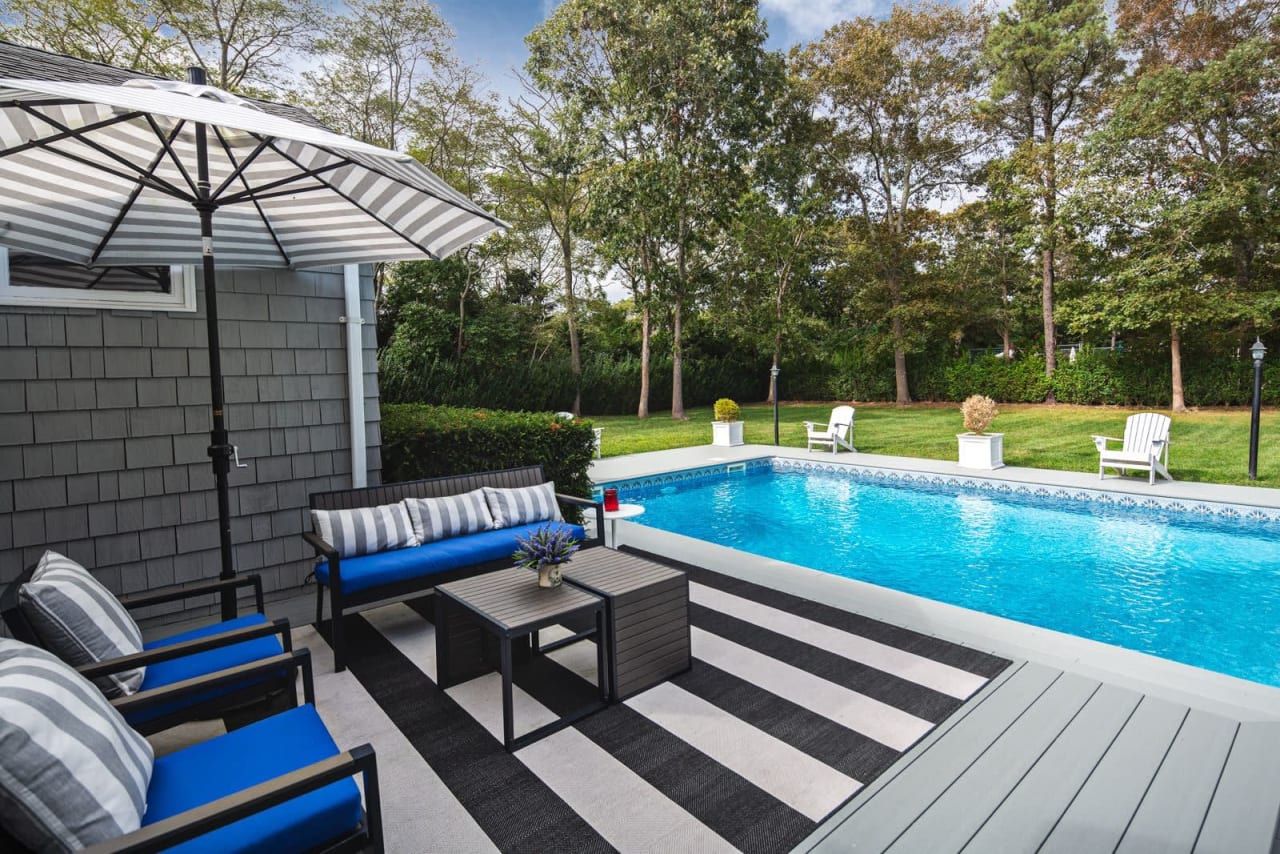 3 North Quarter Road Westhampton, NY 11977 4 Beds